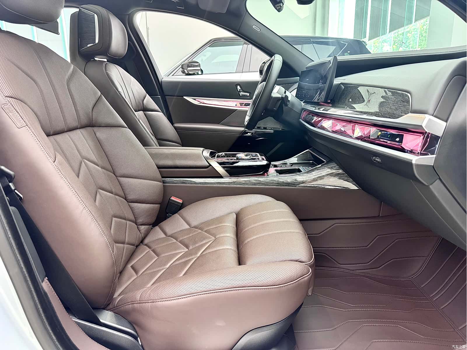 BMW i7, 2023 15