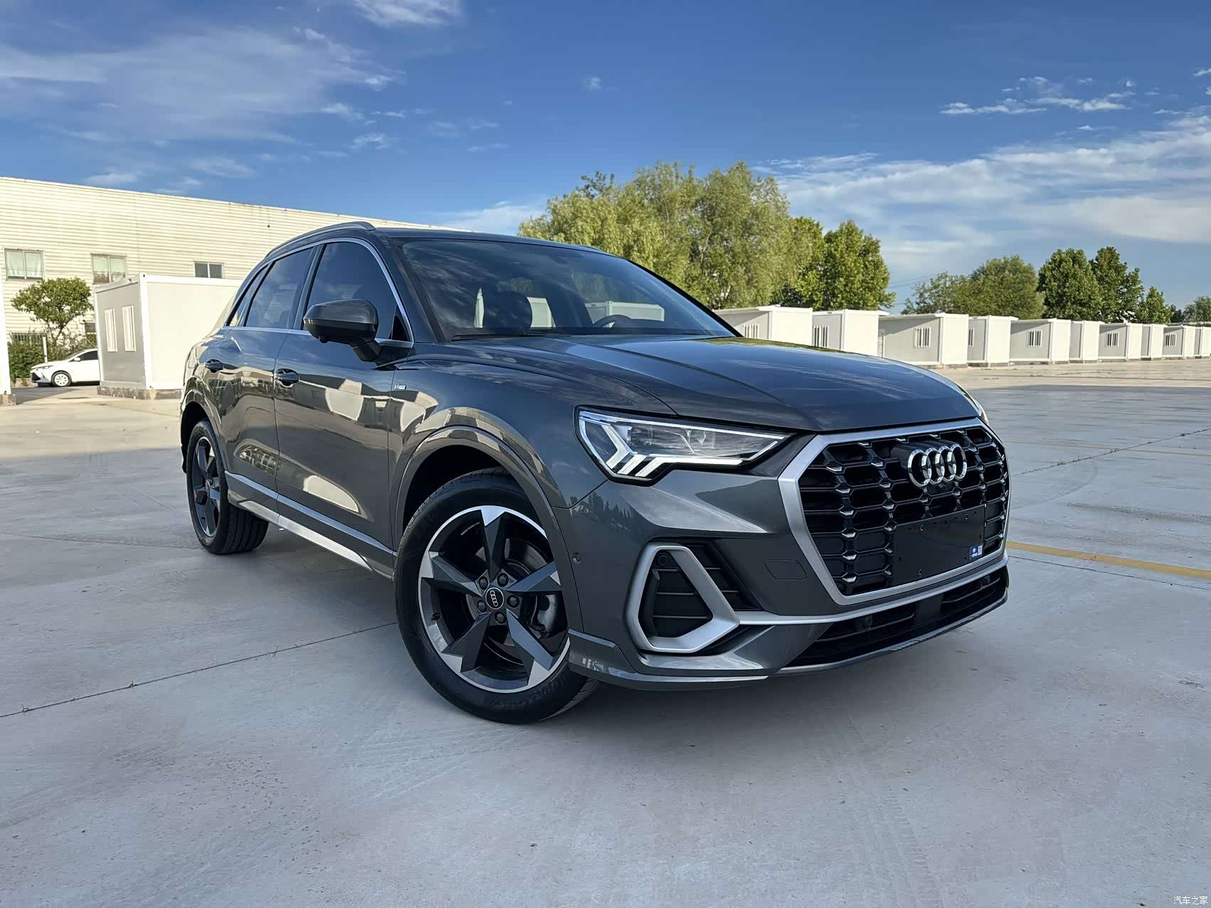 Audi Q3, 2022 3