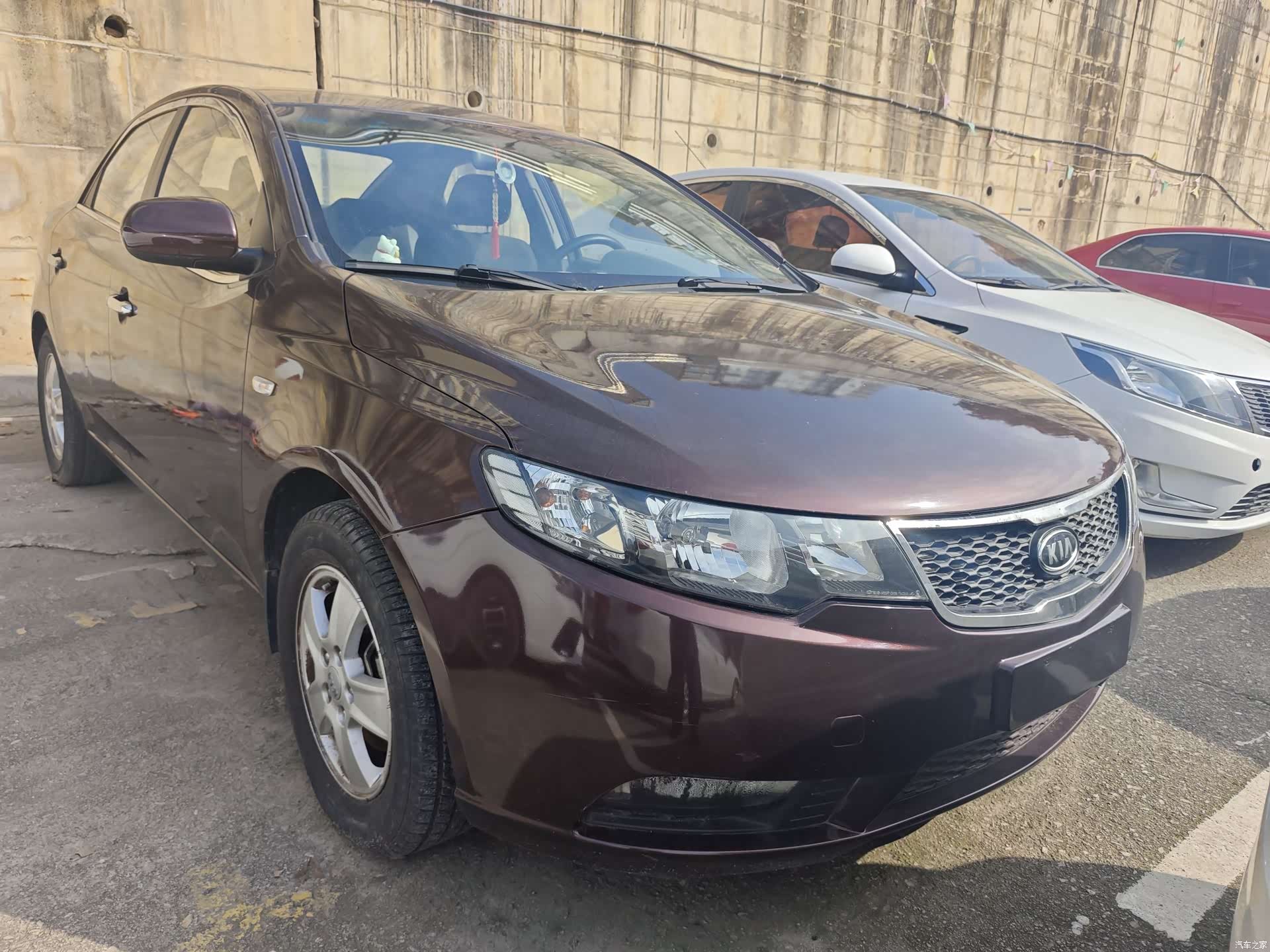 Kia GLS, 2013 3