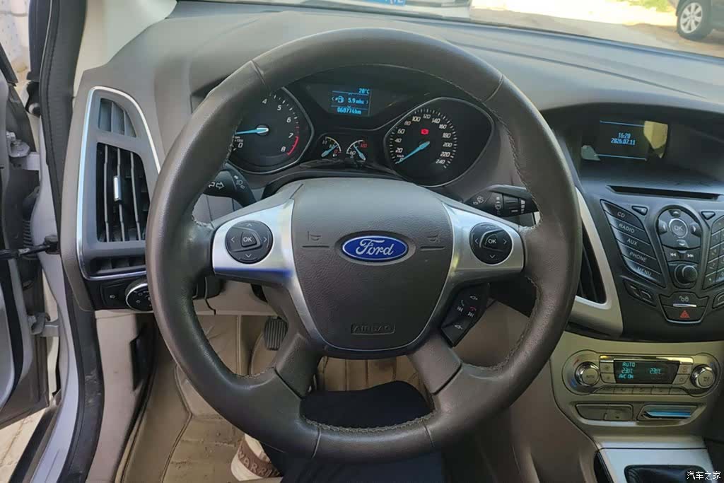 Ford Focus, 2013 15