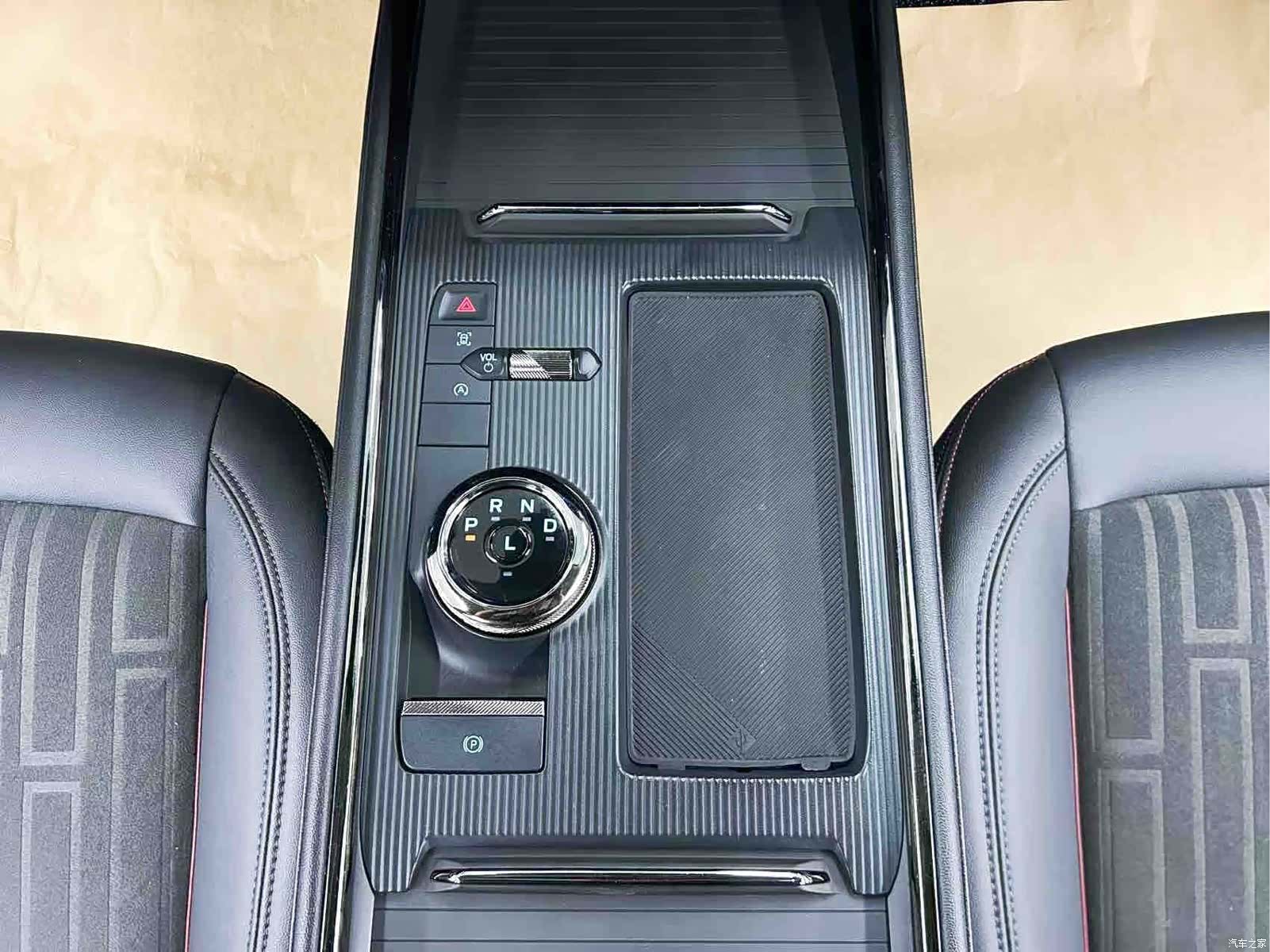 Ford Mondeo, 2023 19