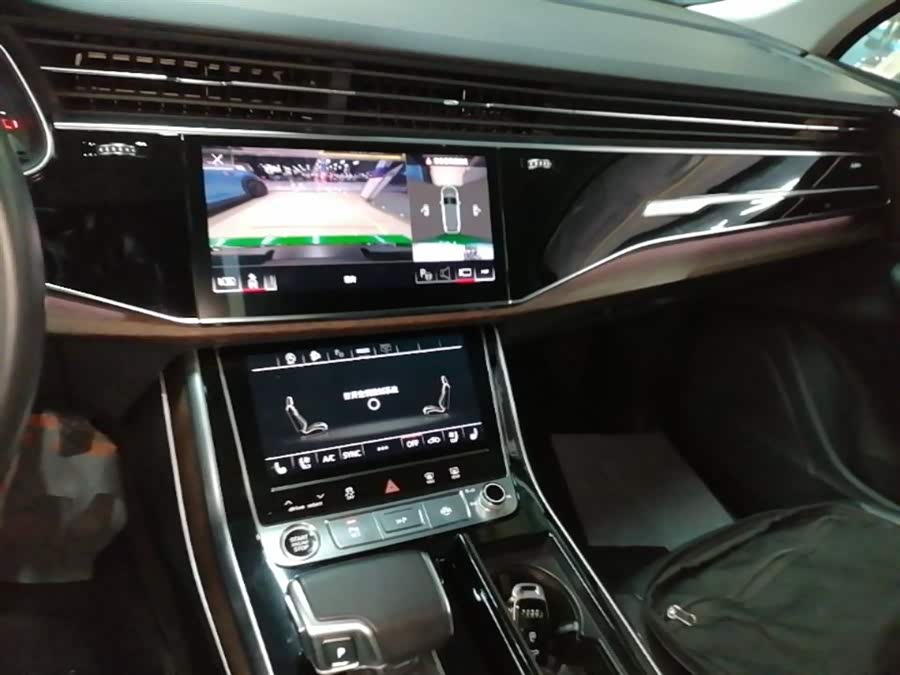 Audi Q7 2021, фото 13