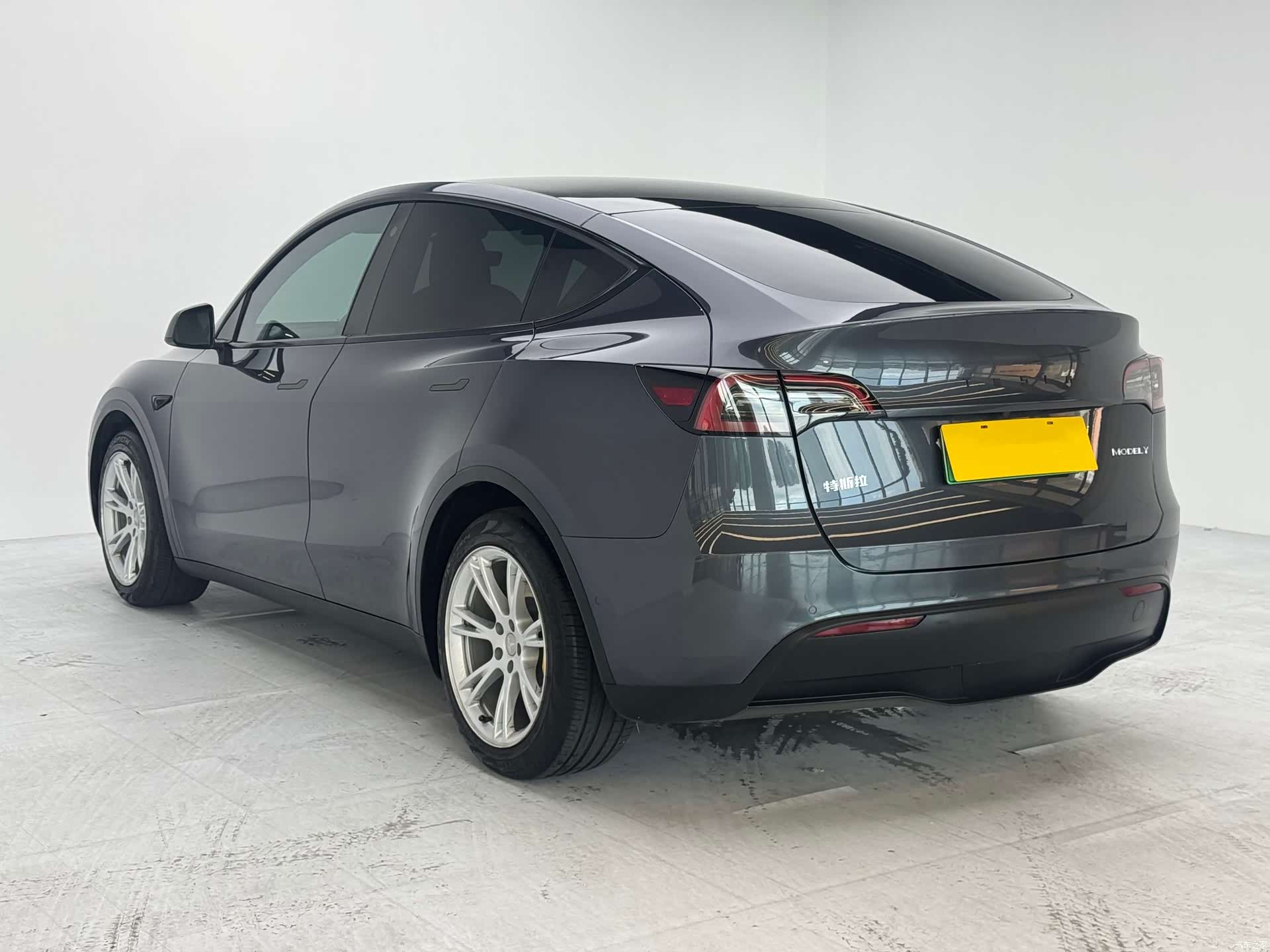 Tesla Model Y, 2022 6
