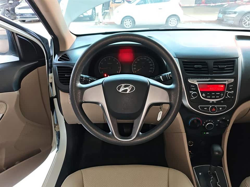 Hyundai Rena