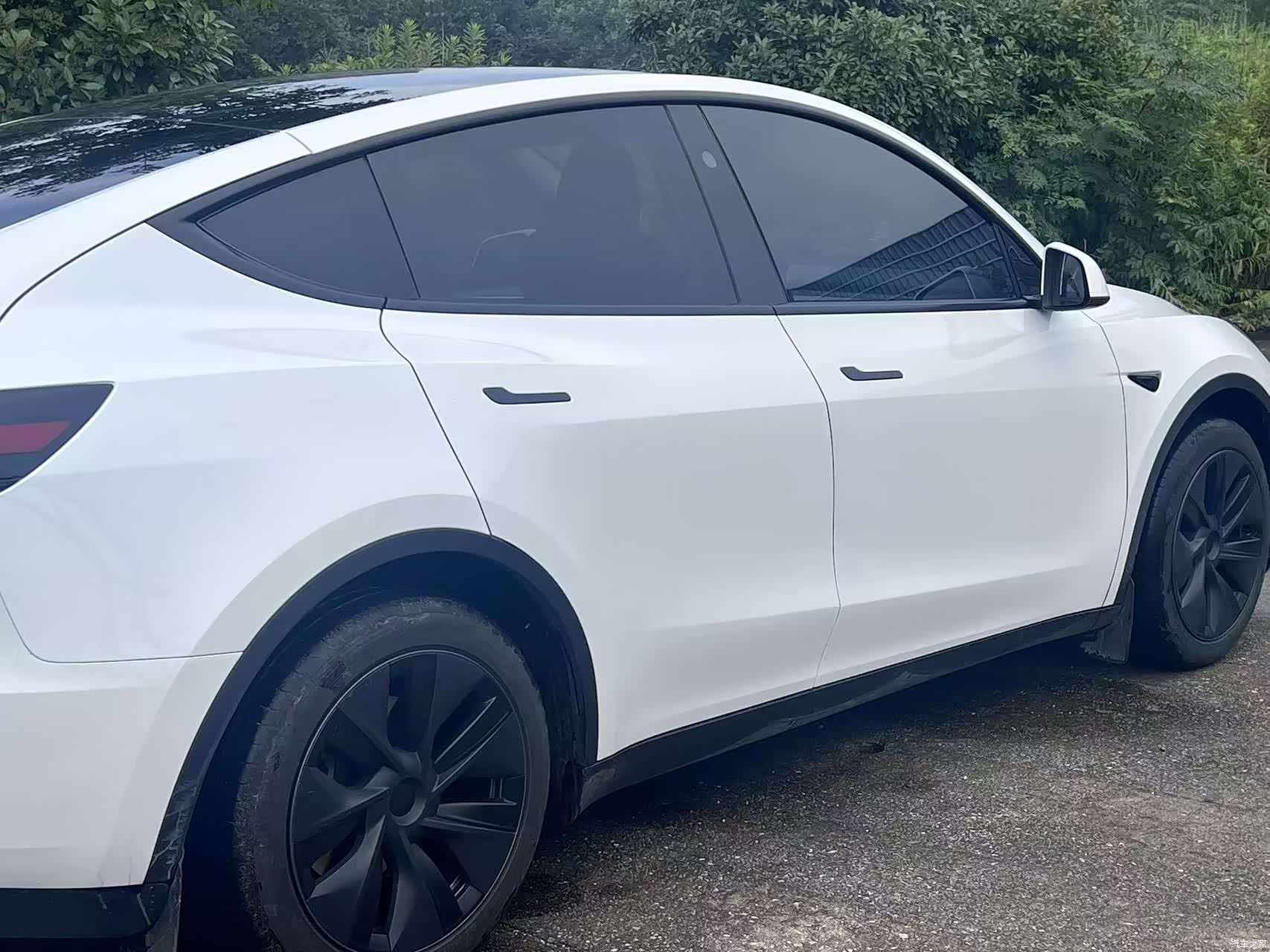 Tesla Model Y, 2025 13