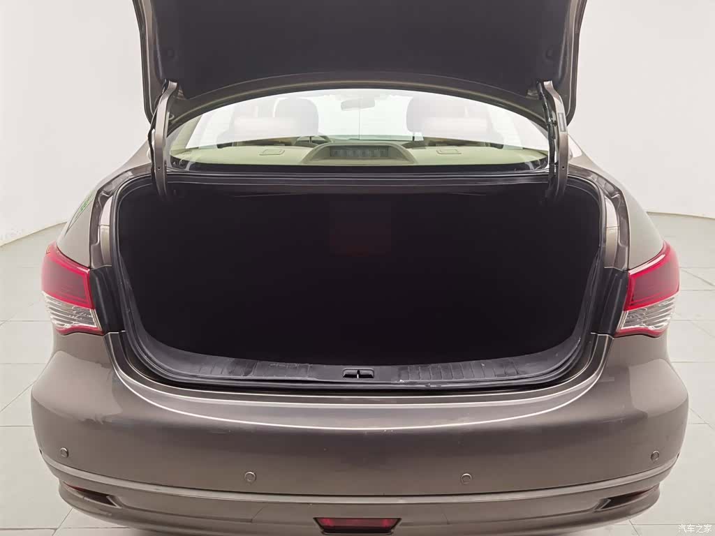 Nissan Sylphy, 2017 16