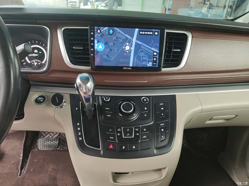 Buick GL8, 2017 13
