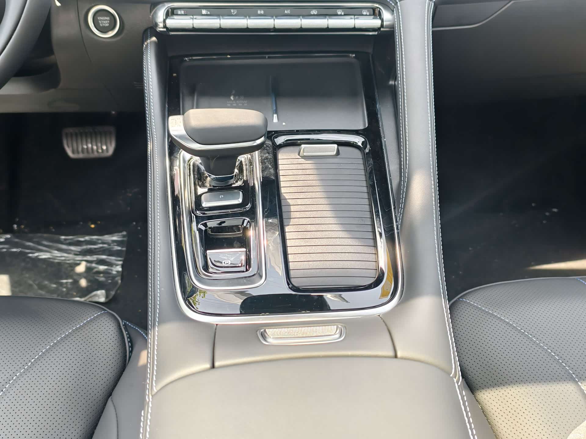 Geely Preface, 2025 18