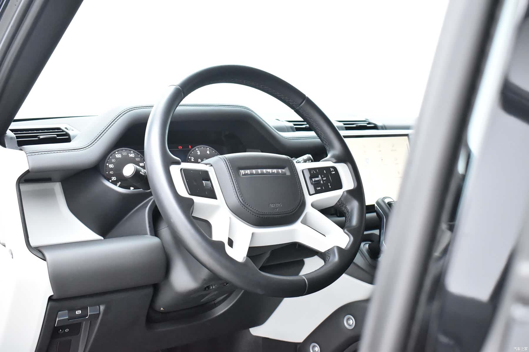 Land Rover Defender, 2023 8