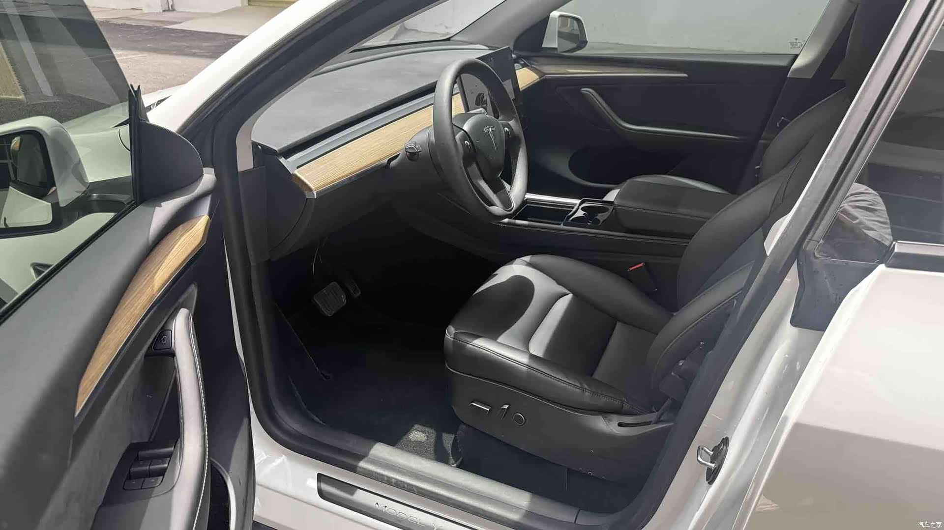 Tesla Model Y, 2021 11
