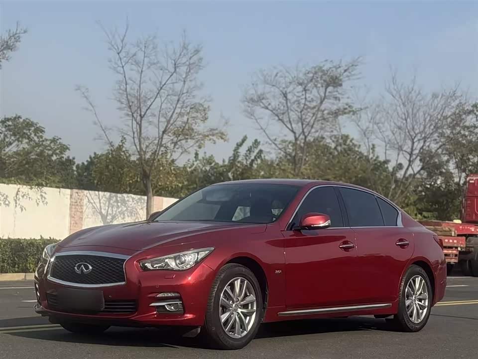 Infiniti Q50L