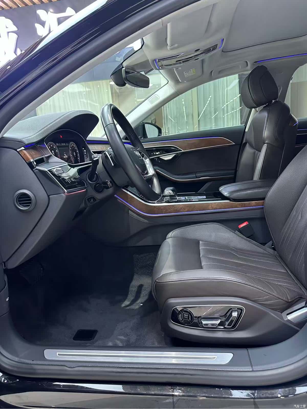 Audi A8L, 2019 4