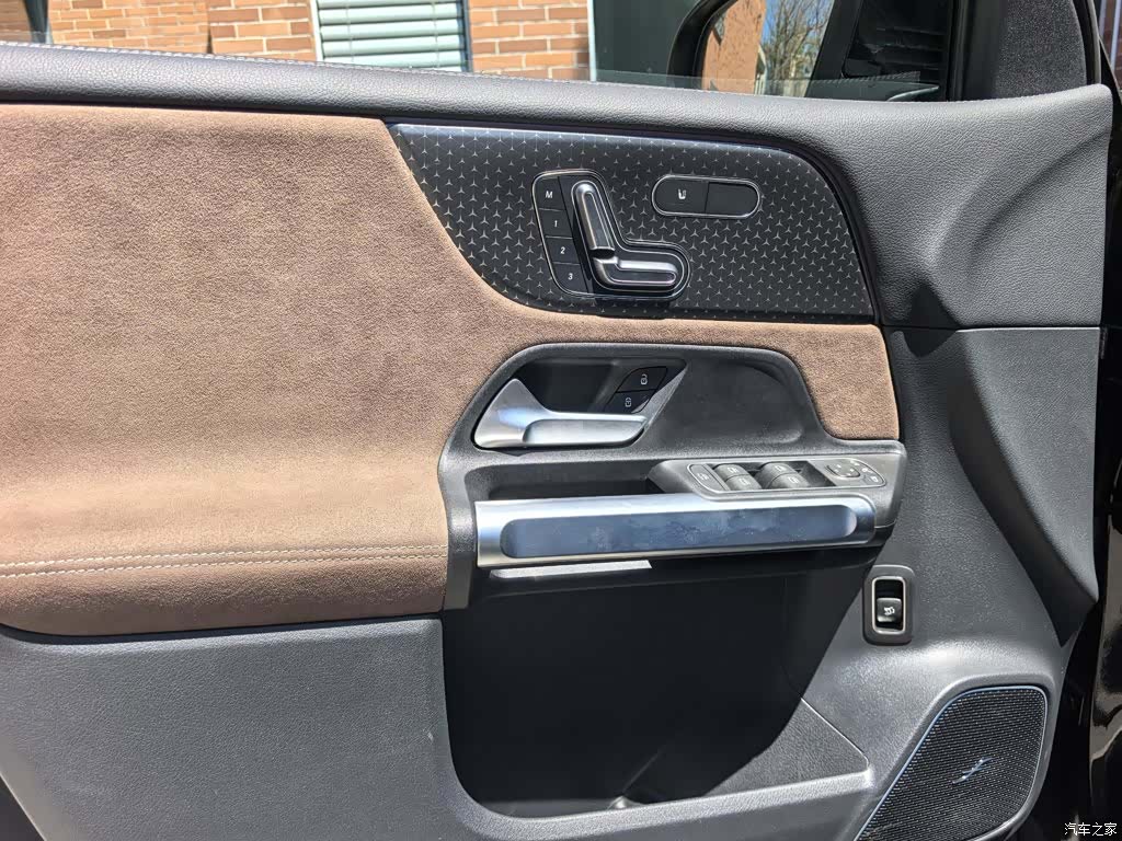 Mercedes-Benz GLB, 2025 17