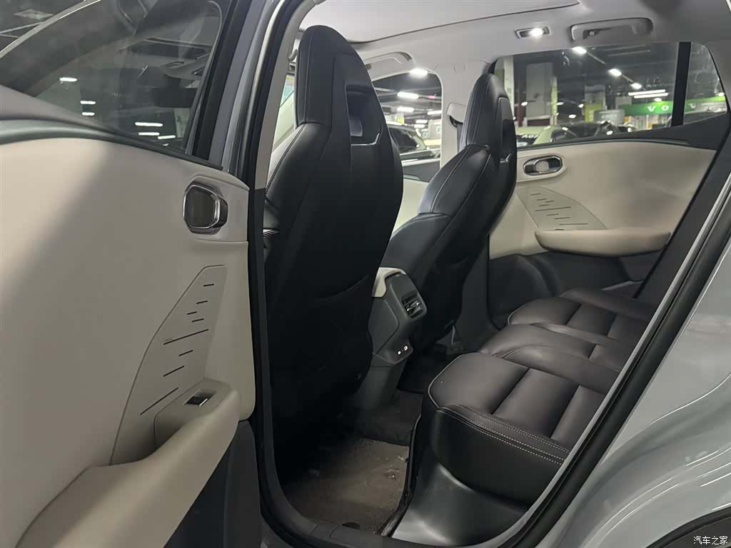 Lynk & Co 02, 2026 все фото