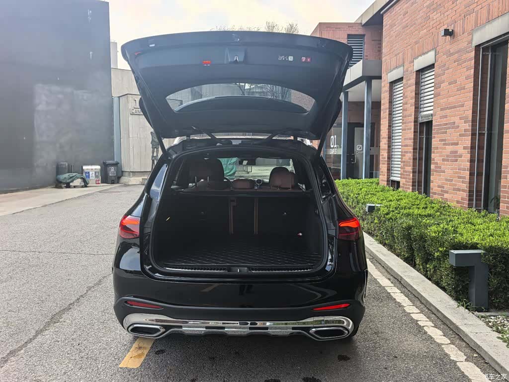 Mercedes-Benz GLC, 2023 10