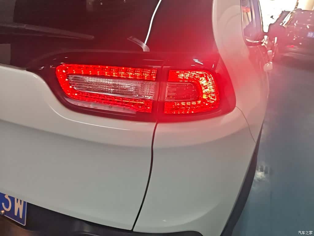 Jeep Cherokee, 2018 8
