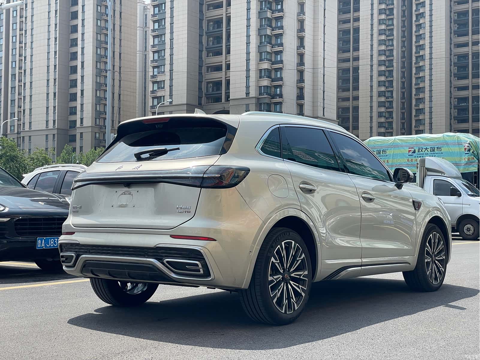 Hongqi HS5, 2023 22