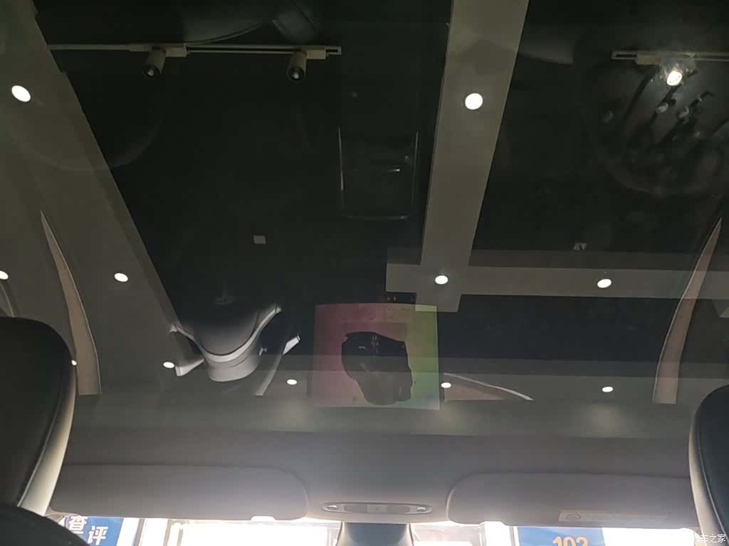 Tesla Model Y, 2023 18