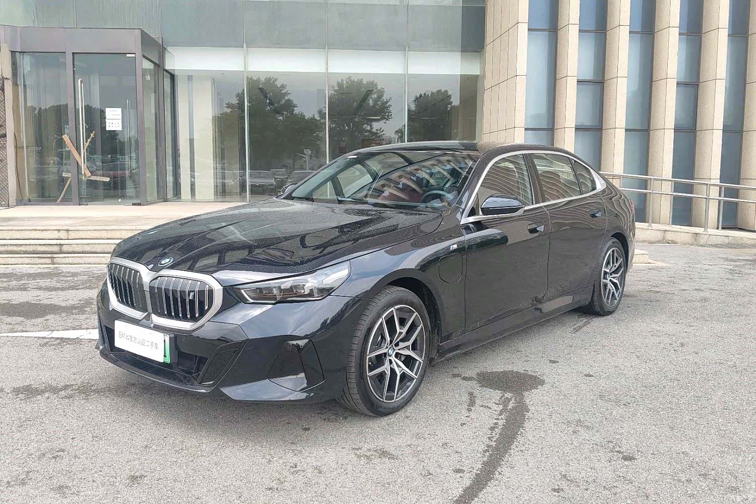 BMW i5, 2025 1