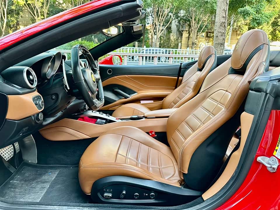 Ferrari California T