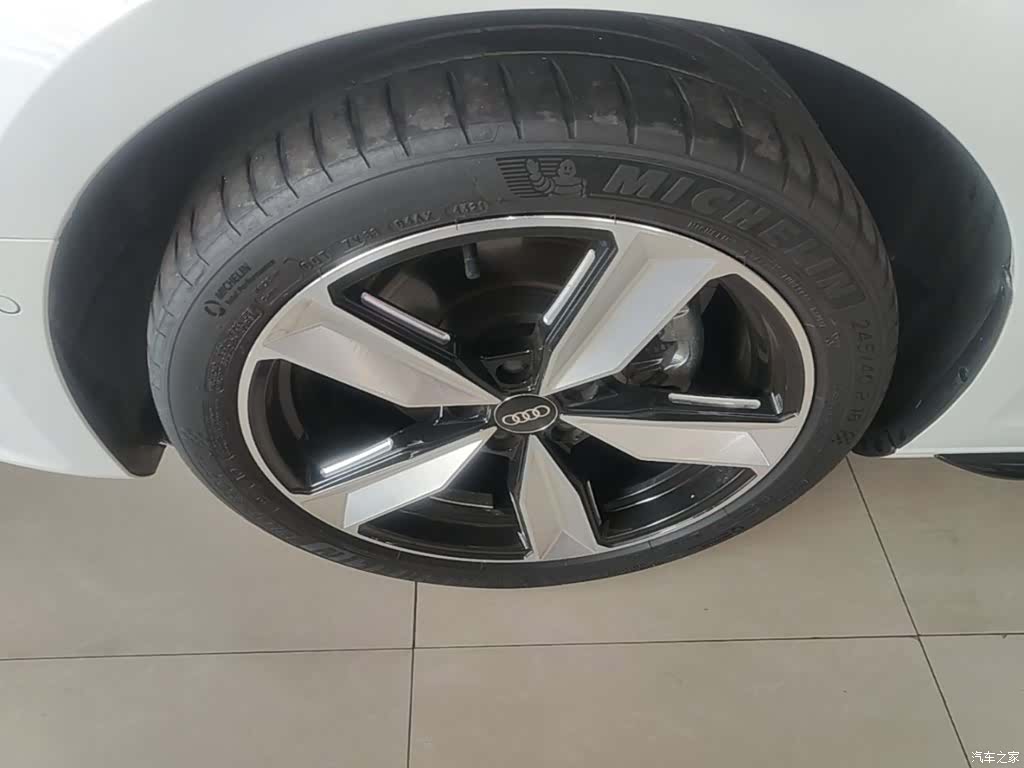 Audi A4L, 2022 23