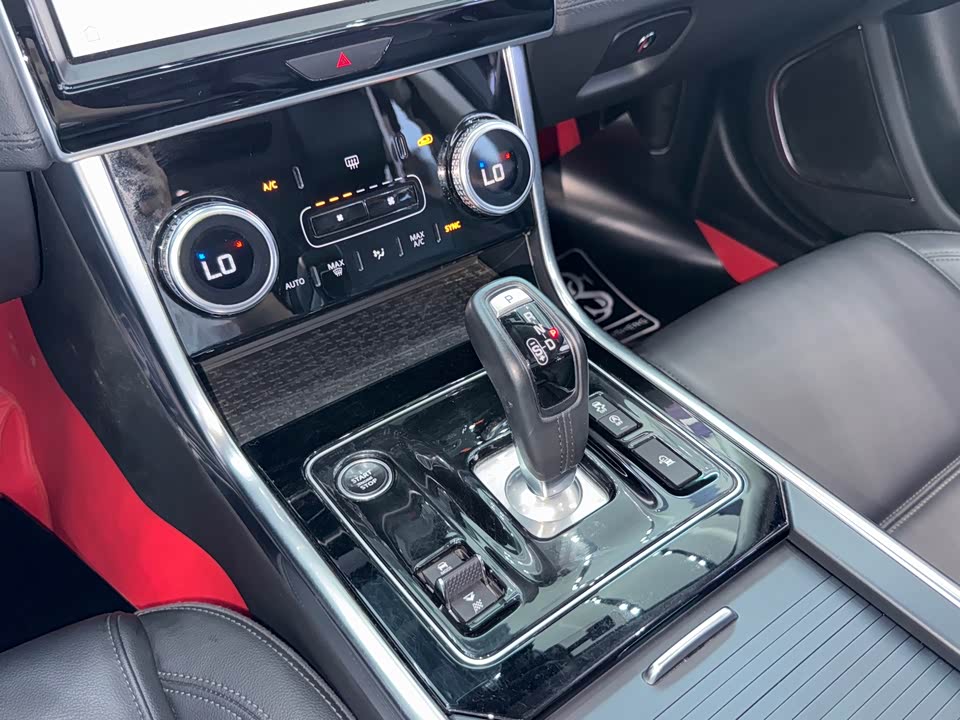 Jaguar XEL Jaguar XEL