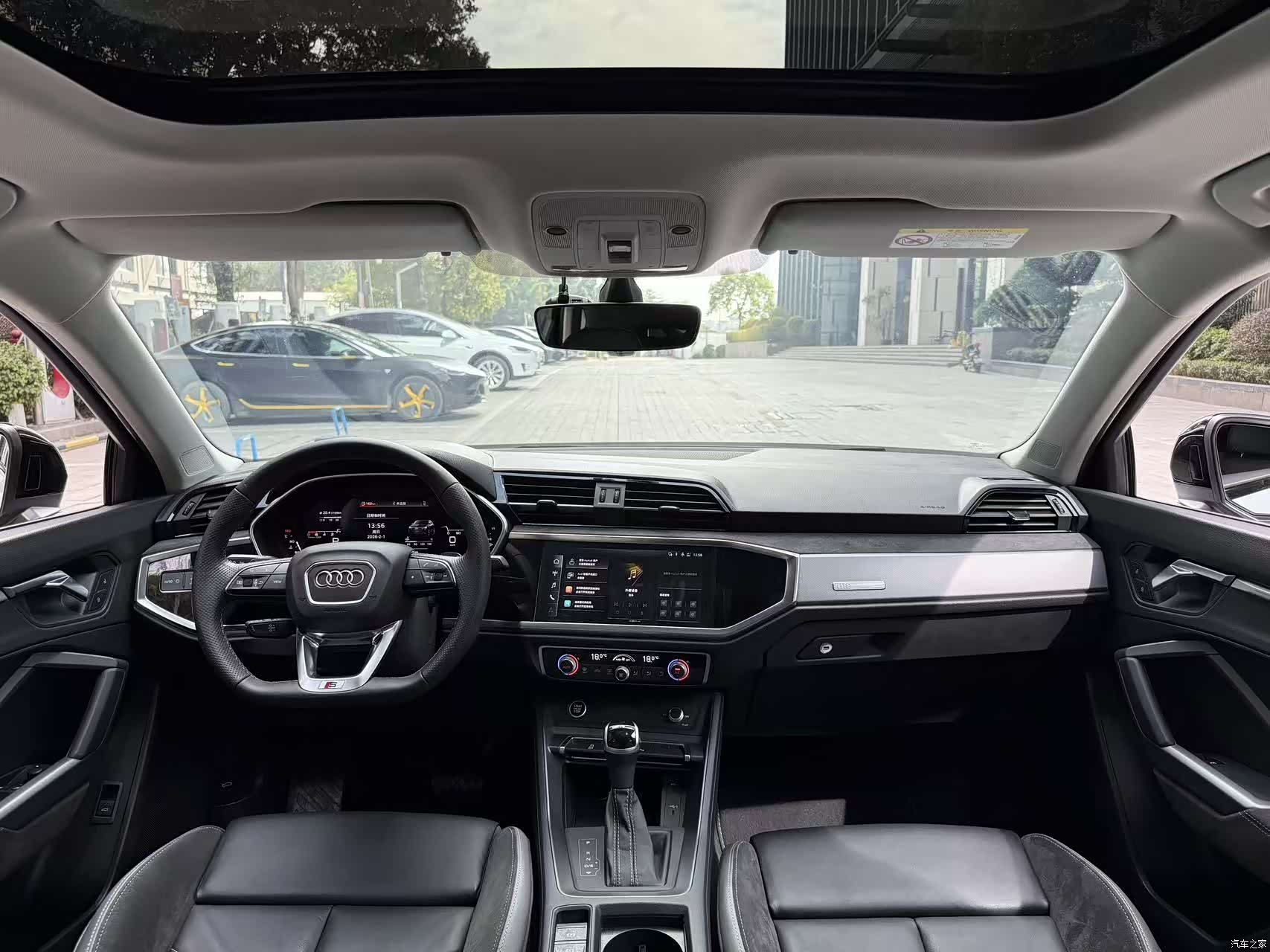 Audi Q3, 2022 все фото