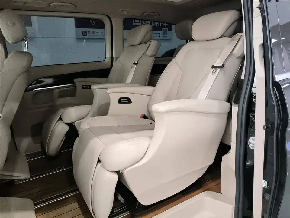 Mercedes-Benz V-class