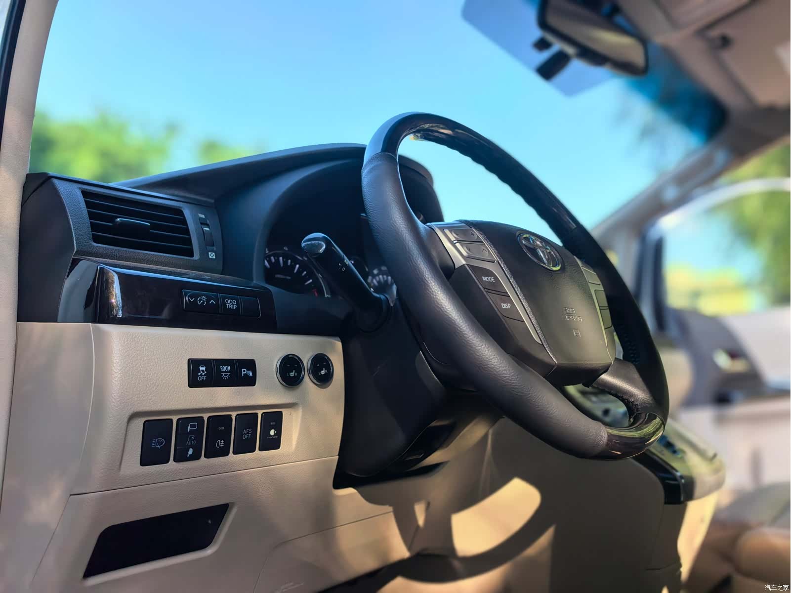 Toyota Alphard, 2016 16