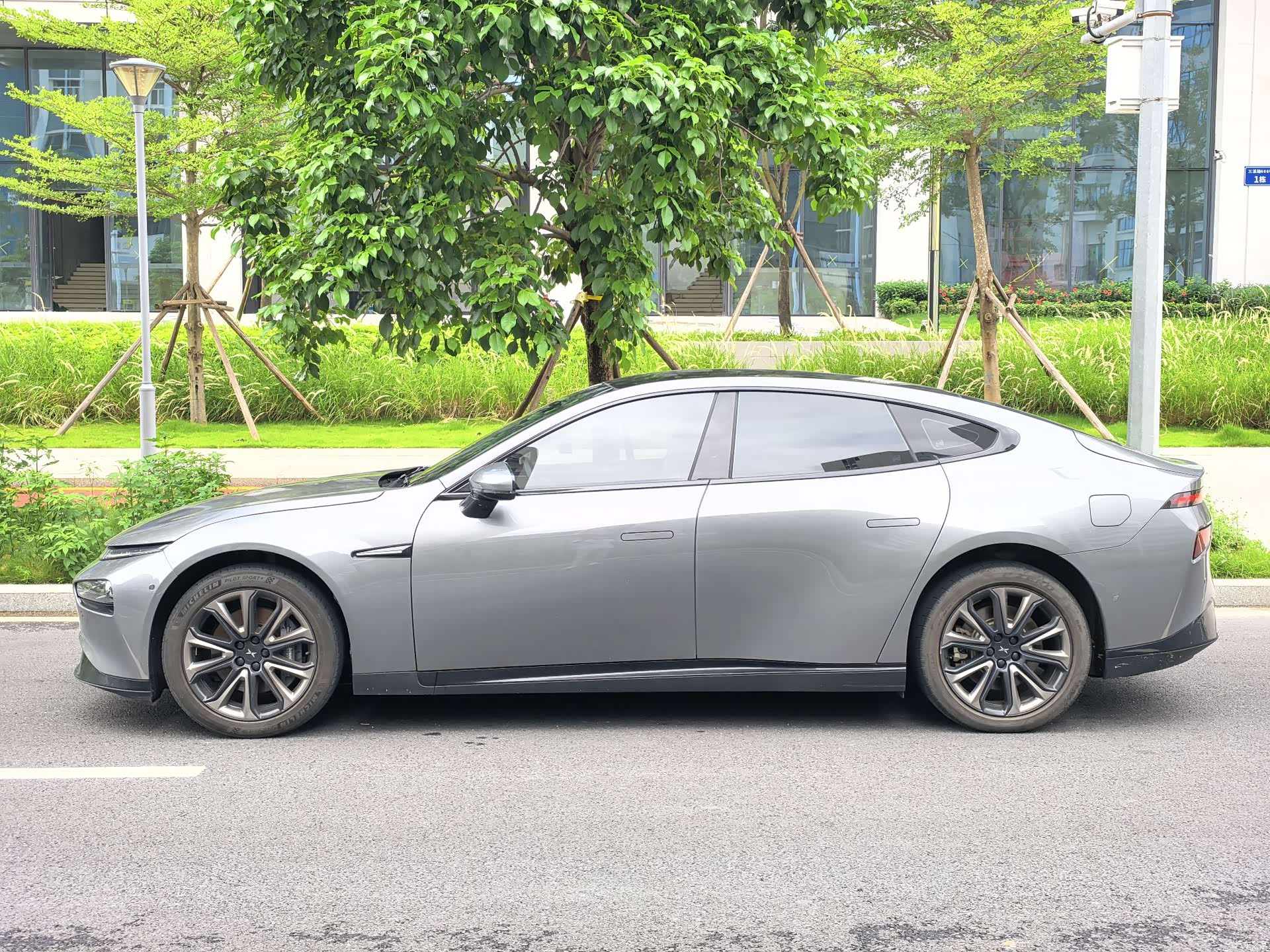 Xpeng P7, 2022 4