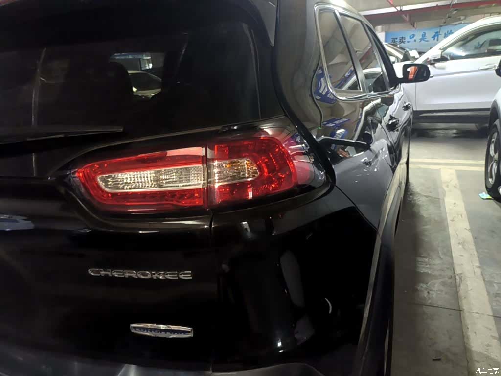 Jeep Cherokee, 2017 8