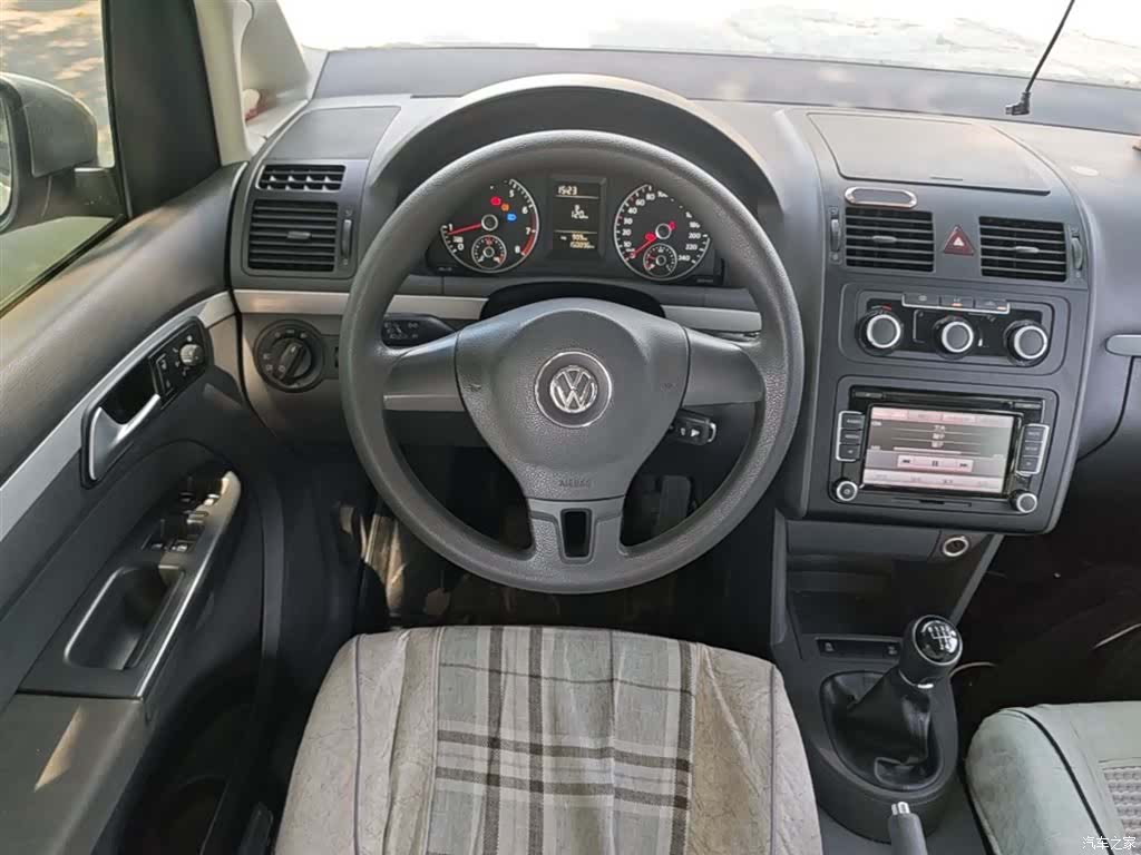 Volkswagen 5, 2014 11
