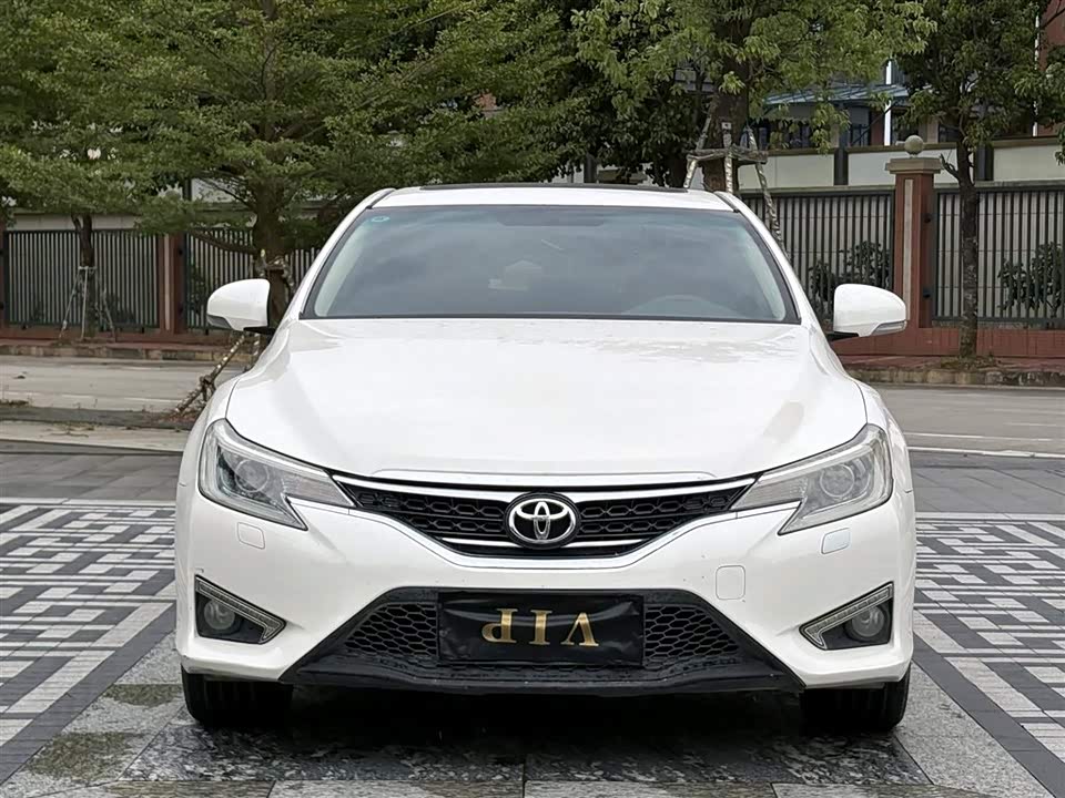 Toyota Reiz