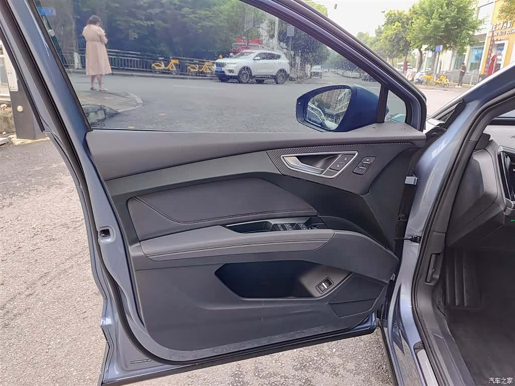 Audi Q4 e-tron, 2023 6