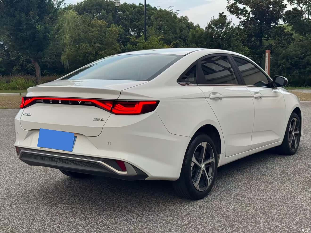 Geely Emgrand, 2022 7