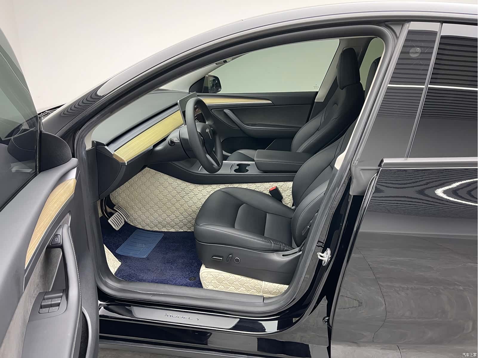 Tesla Model Y, 2022 16