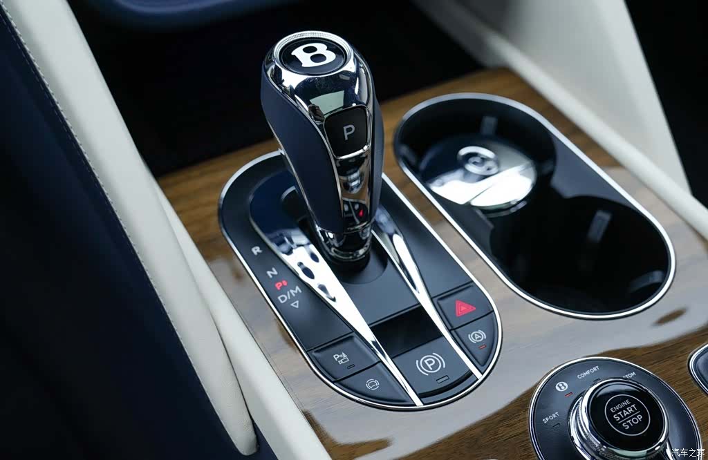 Bentley Bentayga, 2025 18