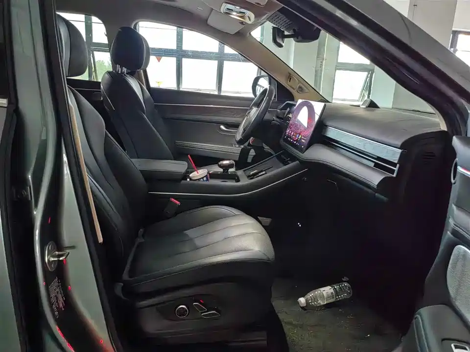 AITO Ask the world M7