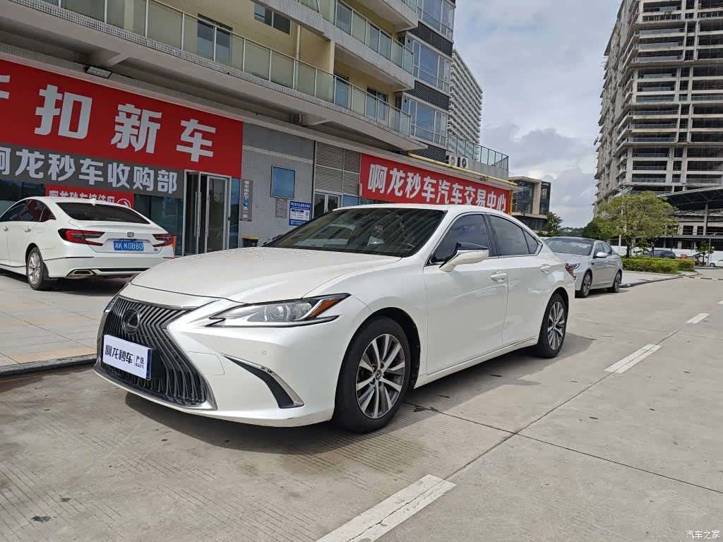 Lexus ES, 2018 1