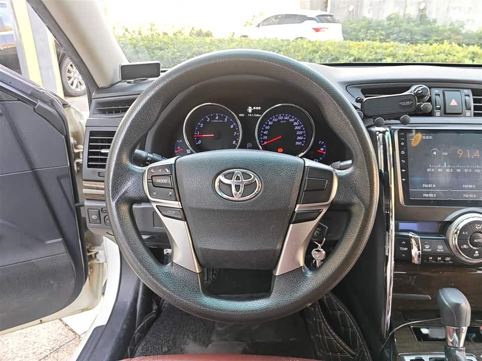 Toyota Reiz