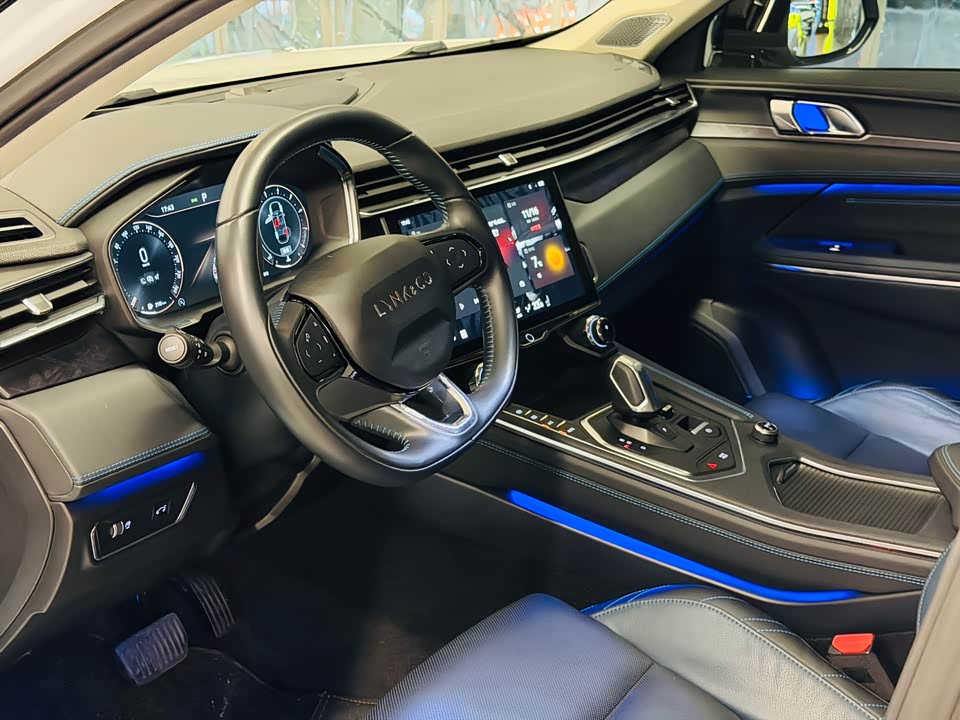 Lynk & Co 05