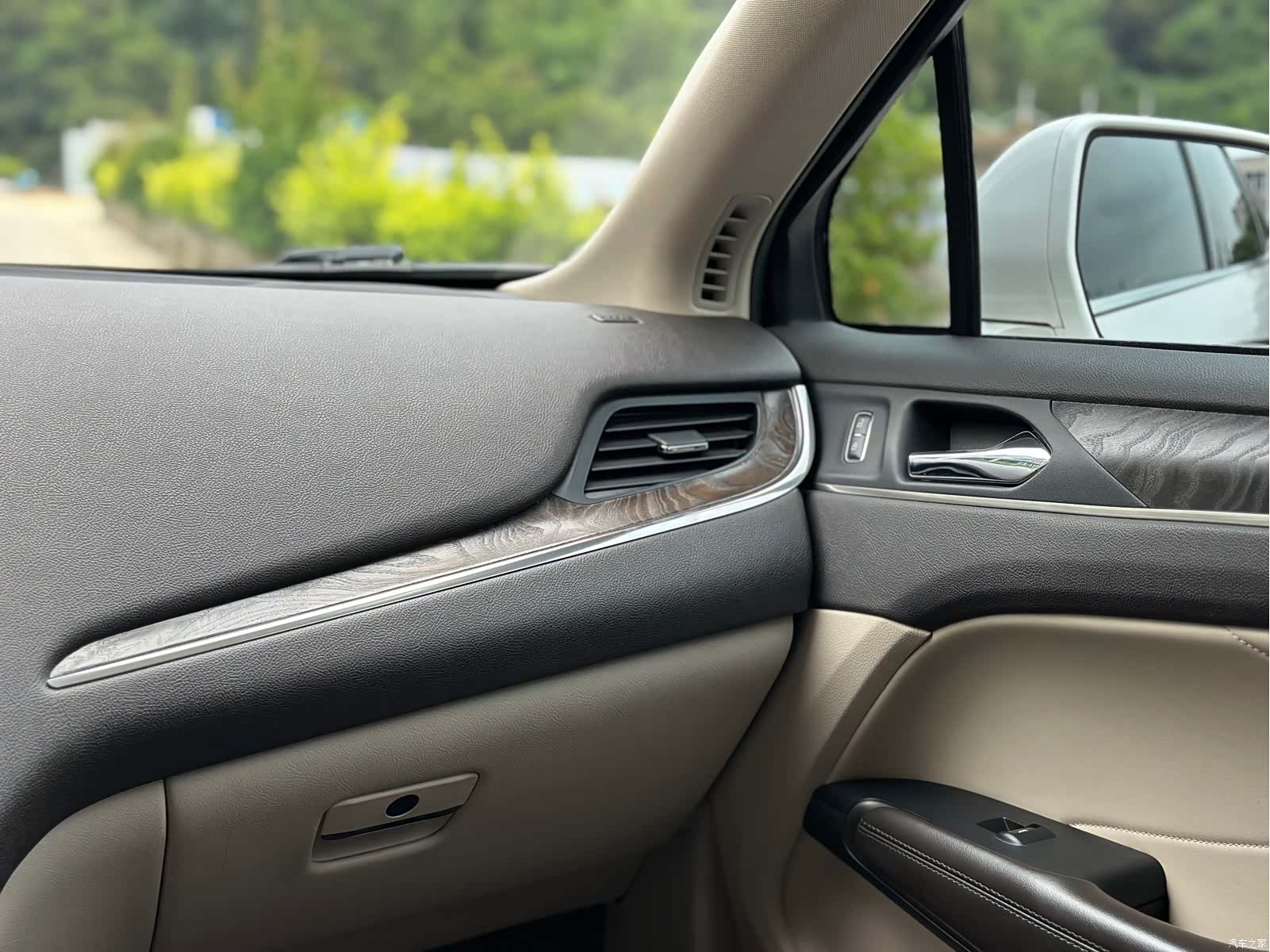 Lincoln MKC, 2018 14