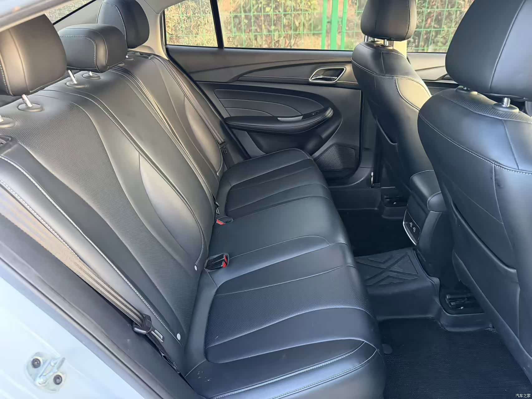Roewe i5, 2019 12