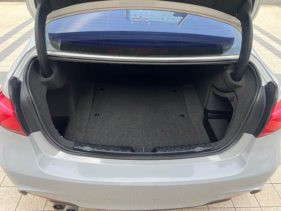 BMW 3 Series 2017, фото 14