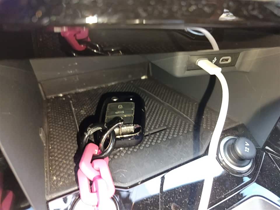 Volkswagen T-ROC exploring Songs