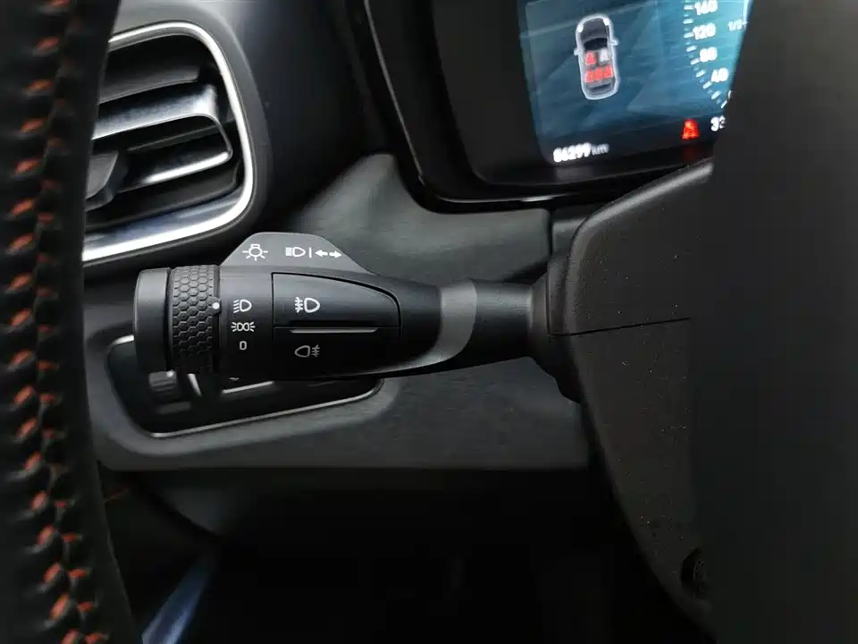 Lynk & Co 02