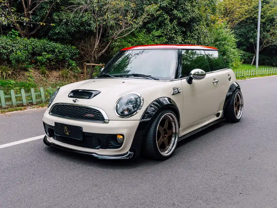 MINI JCW