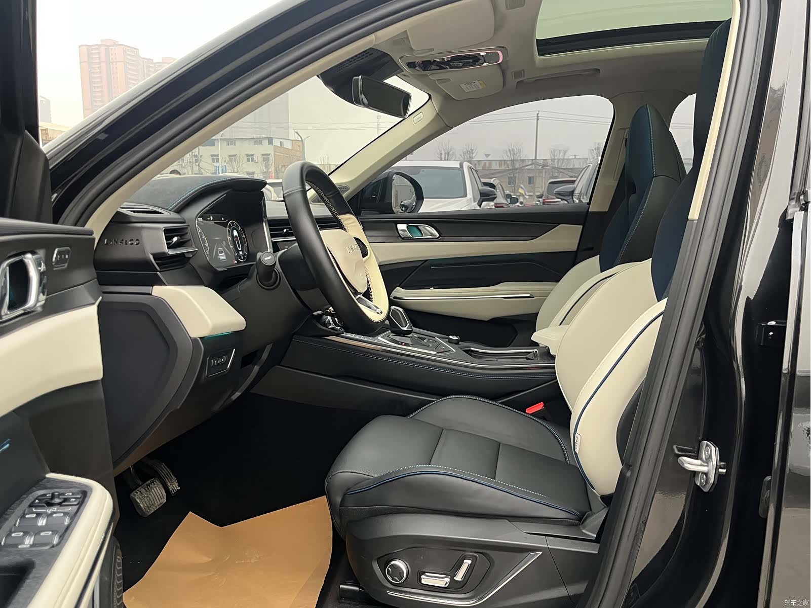 Lynk & Co 01, 2022 7