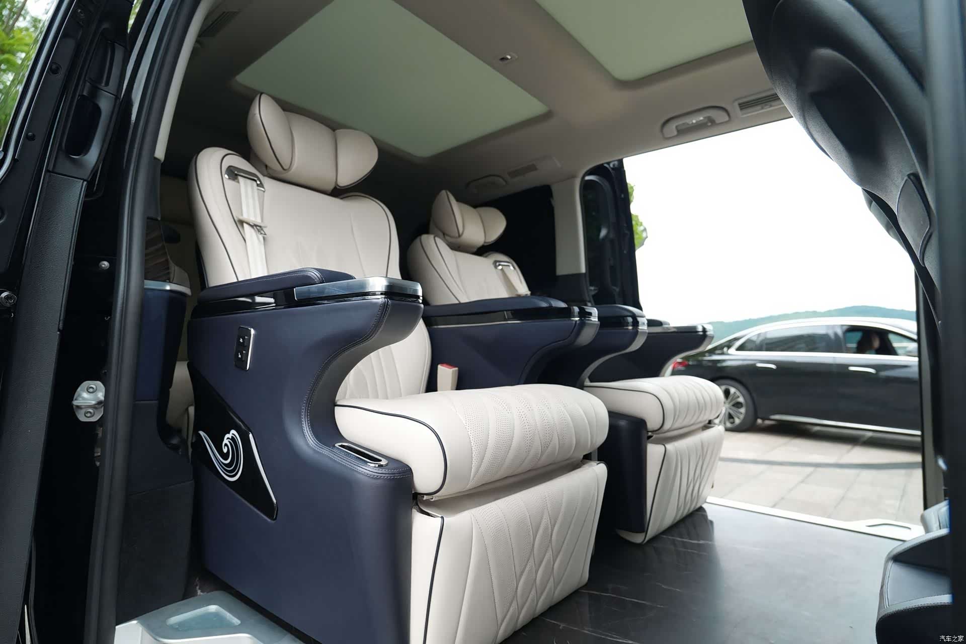 Mercedes-Benz V-Class, 2019 18