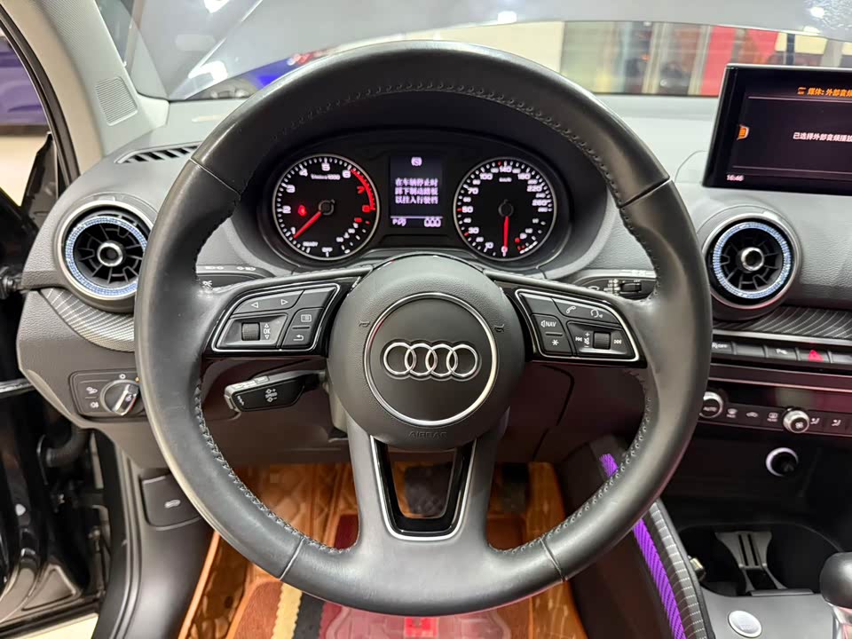 Audi Q2L